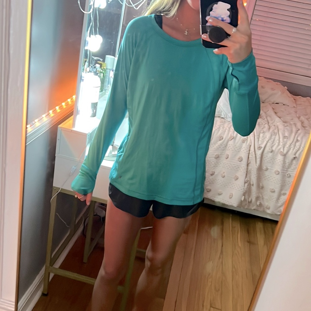 Danskin long sleeve fitted work out shirt